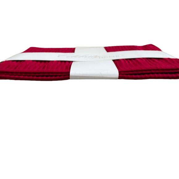 Valentines Day Red Velvet Velour Placemats 13x18 Set of 4 by Celebrity Homes New - Picture 4 of 12